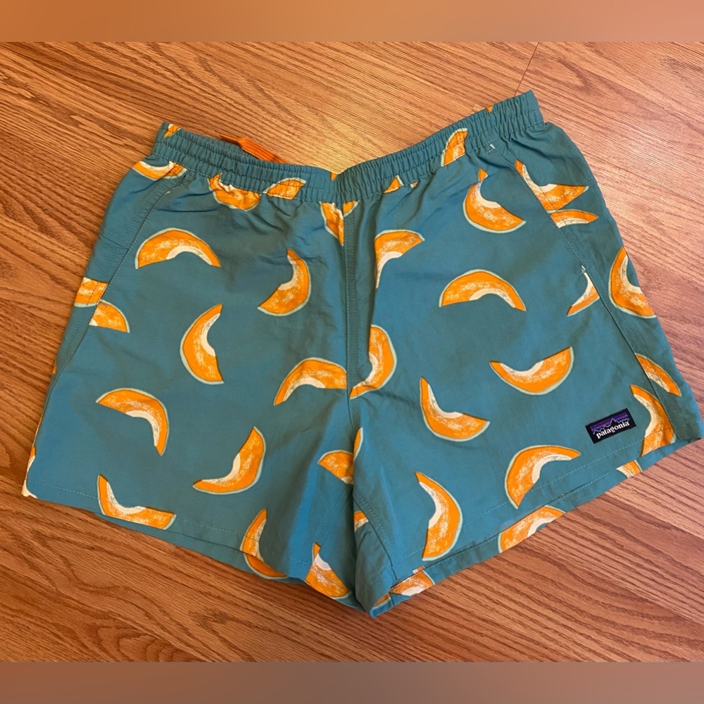 Patagonia 5” cantaloupe / melon print baggies
